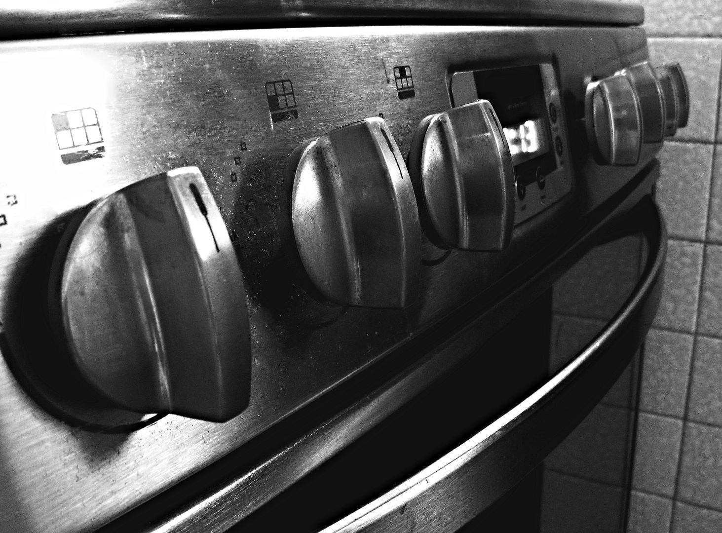 Monochromatic Stove’s Buttons Lingua Franca